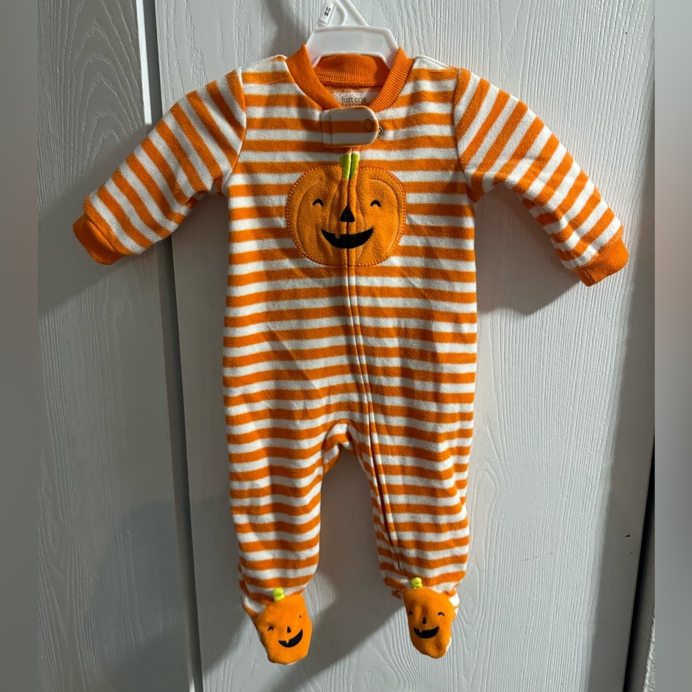 Gender neutral Halloween pumpkin footed pajamas 3M